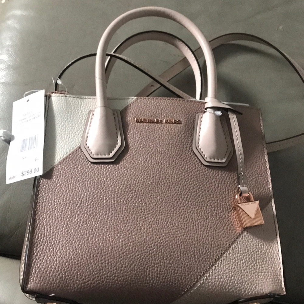 MICHAEL KORS Mercer MD Acrdion Messenger satchel - Picture 3 of 8